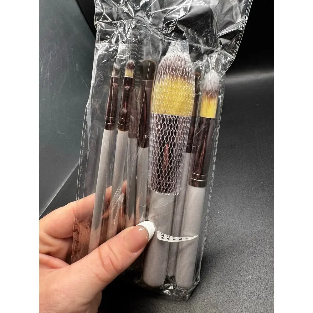 NWT 7 Piece Brush Set For Beginners